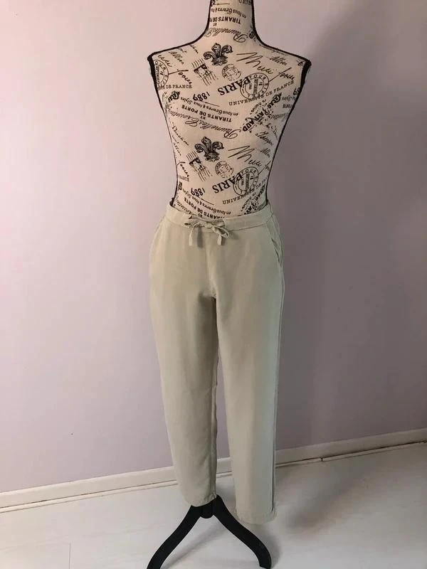 Pantalon fluide fuselé vert sauge Mango – Taille XS (34)
